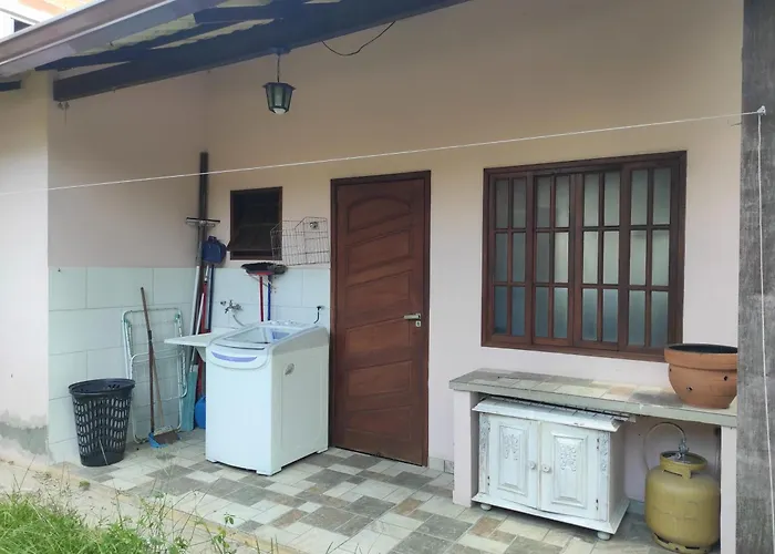 Casa 2 Qtos, Sendo Suite Com Cama Queen Ar Condicionado