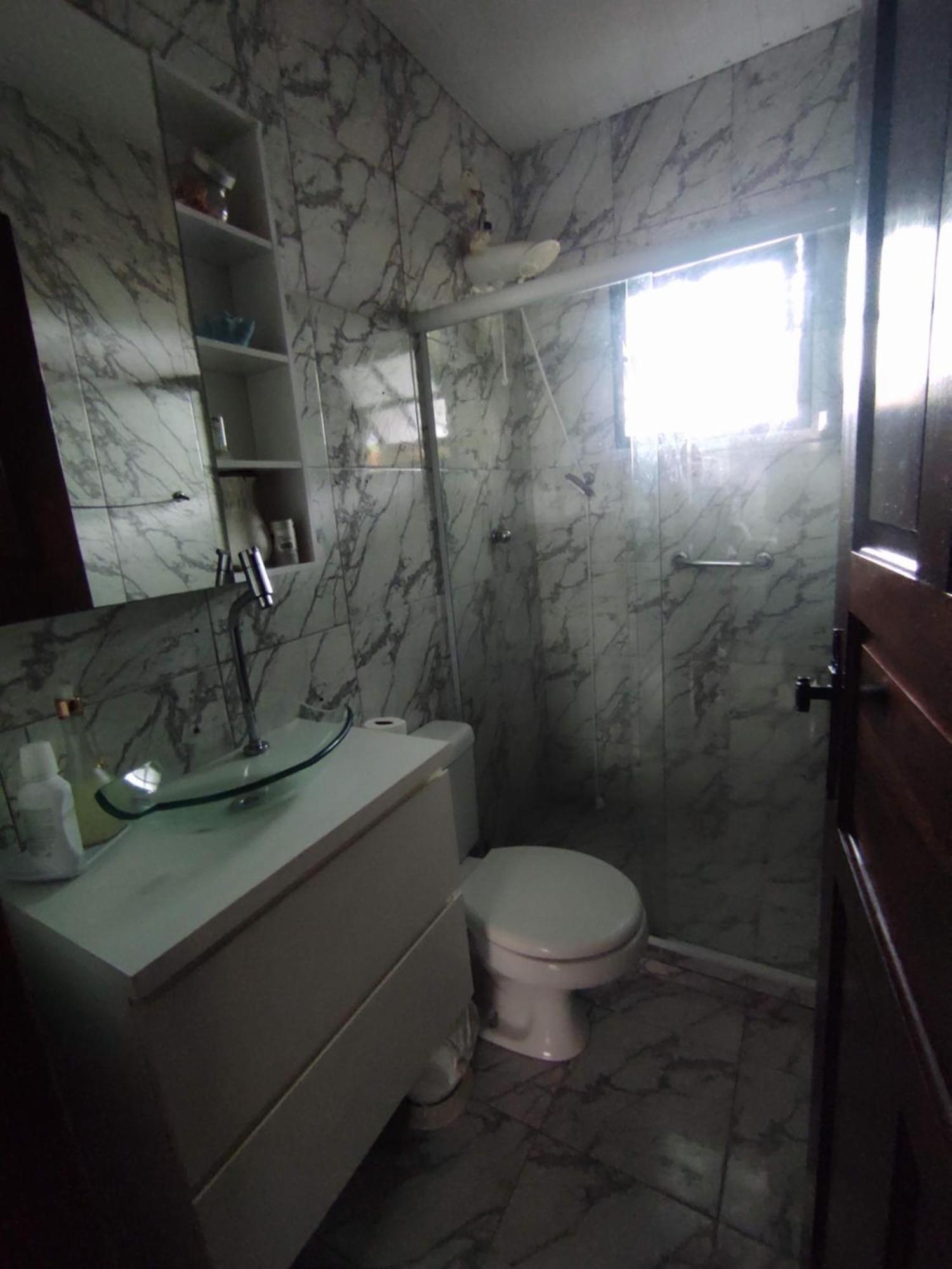 Casa 2 Qtos, Sendo Com Cama Queen Ar Condicionado