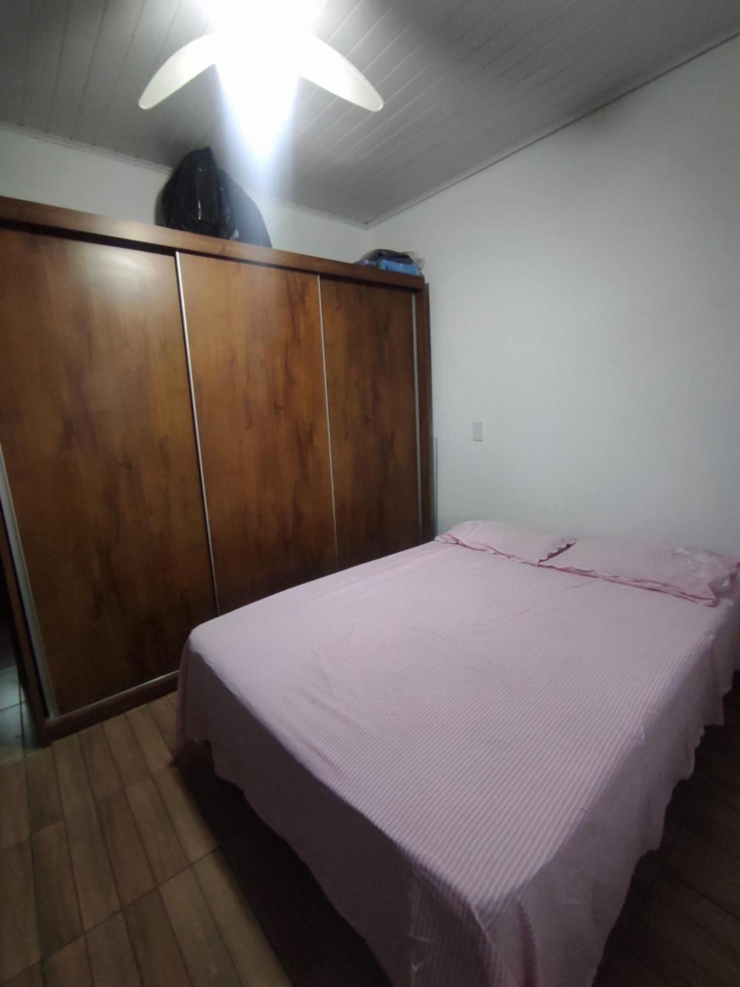 Casa 2 Qtos, Sendo Com Cama Queen Ar Condicionado Casa de Férias