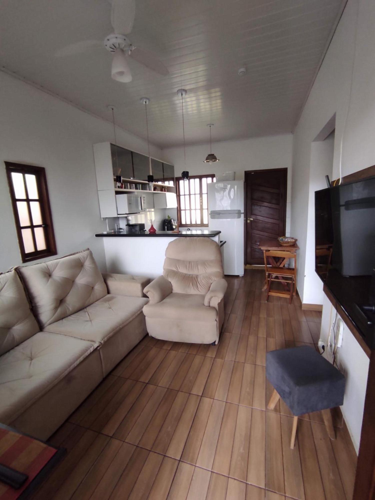 Casa de Férias Casa 2 Qtos, Sendo Com Cama Queen Ar Condicionado *