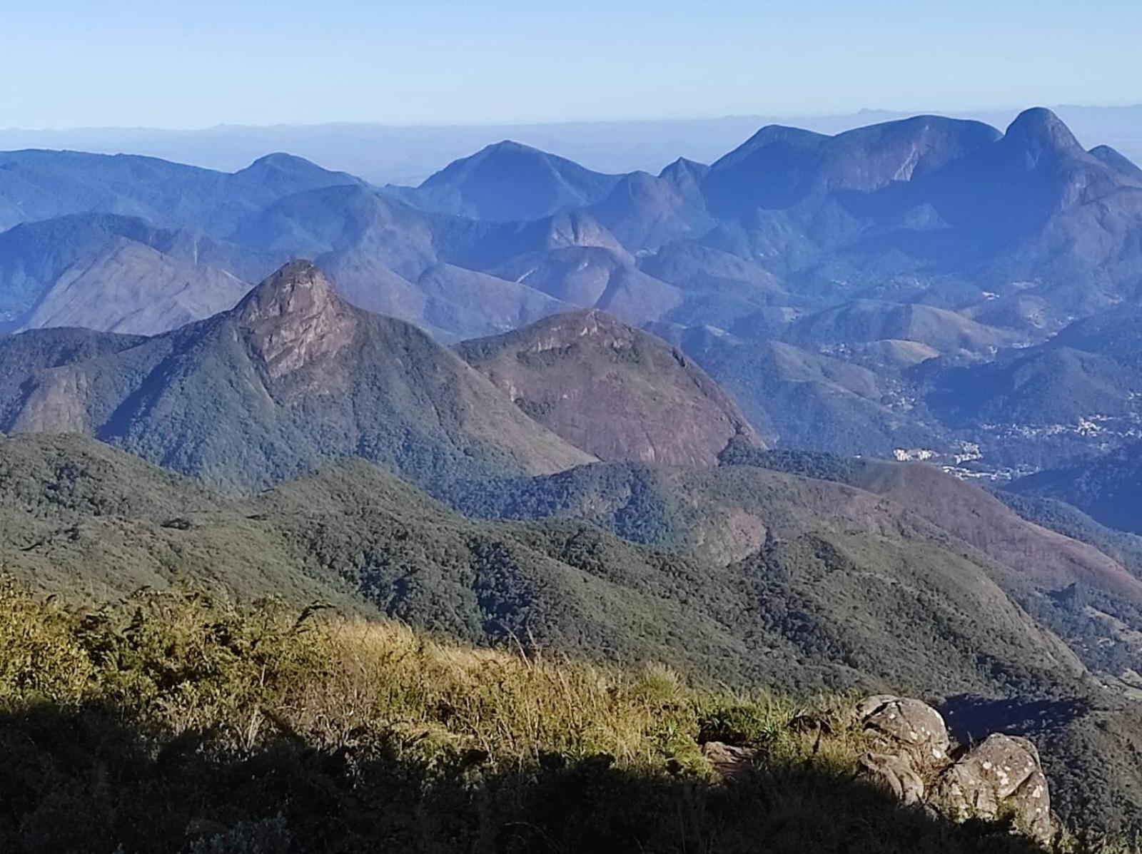Casa de Férias Casa 2 Qtos, Sendo Com Cama Queen Ar Condicionado Guapimirim