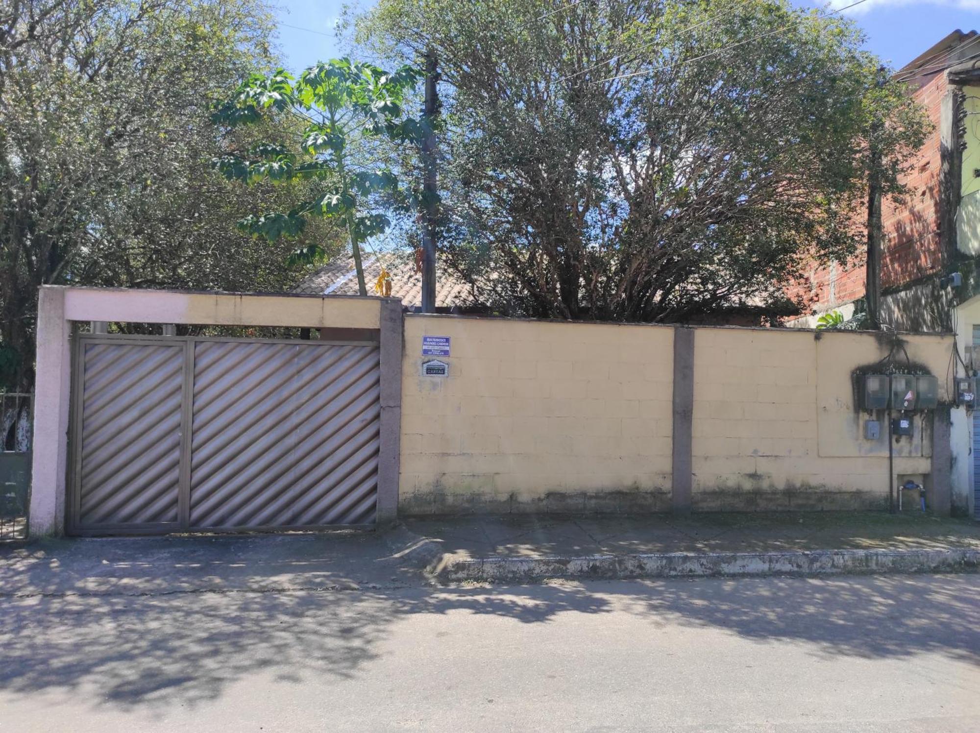 Casa de Férias Casa 2 Qtos, Sendo Com Cama Queen Ar Condicionado *